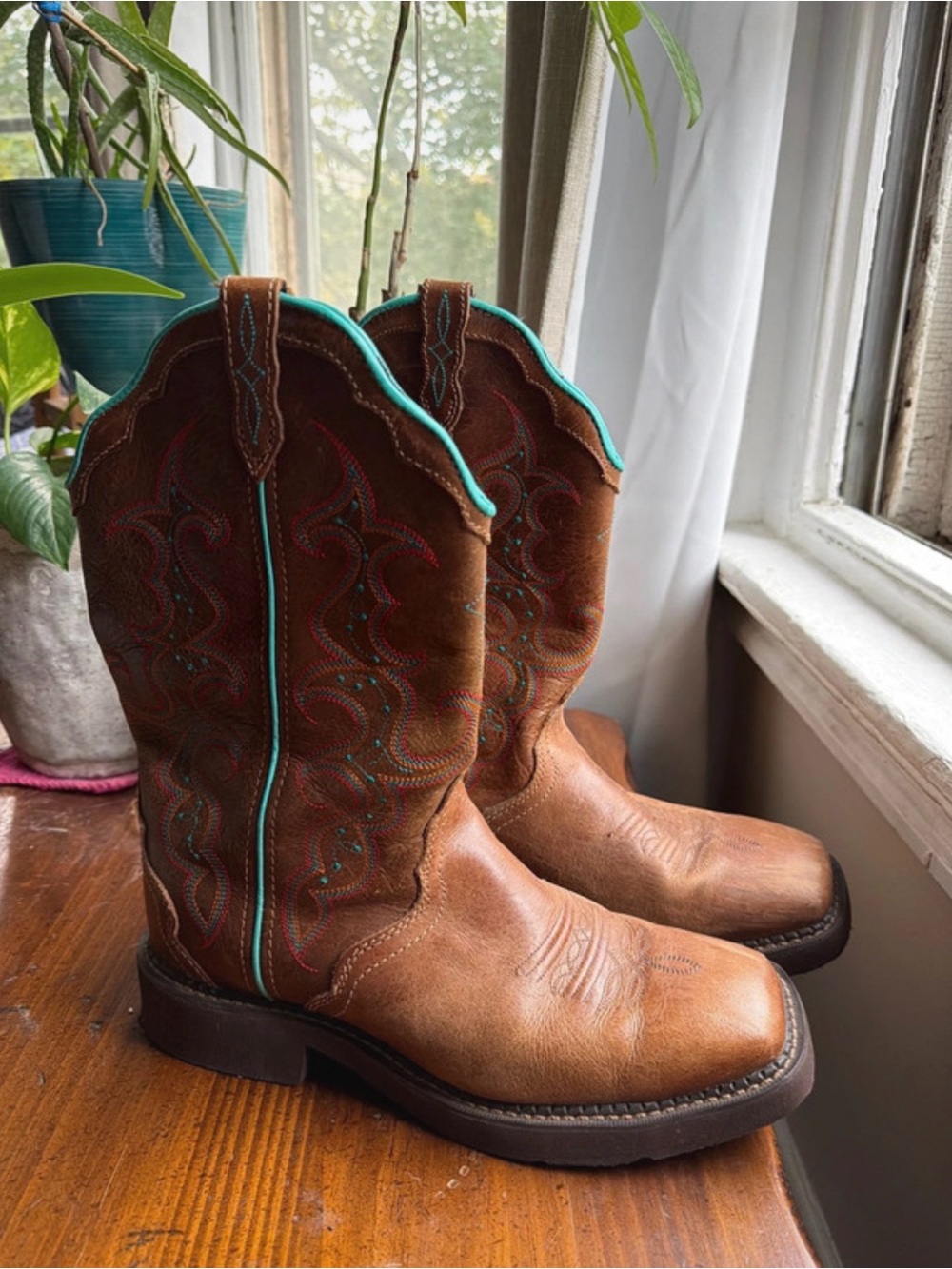 Justin’s Gypsy Raya Cowboy boots